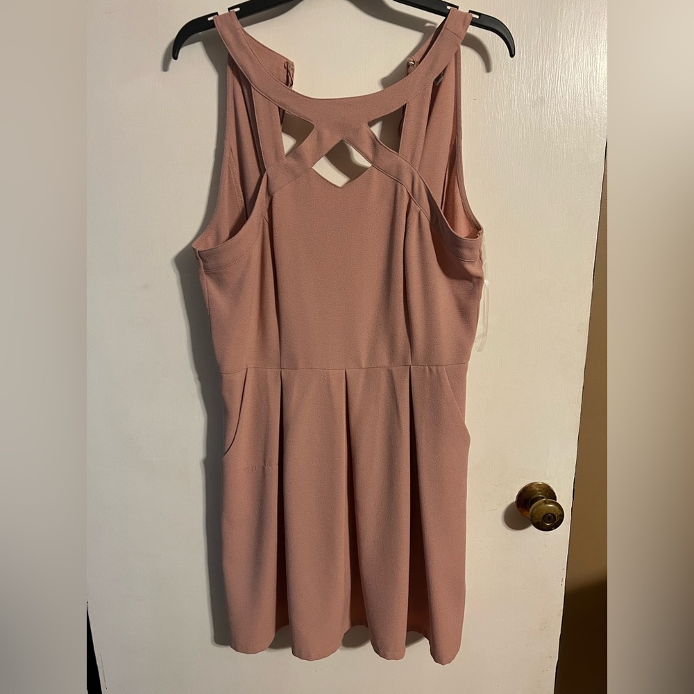 Pink dress. Size XL. HAS POCKETS